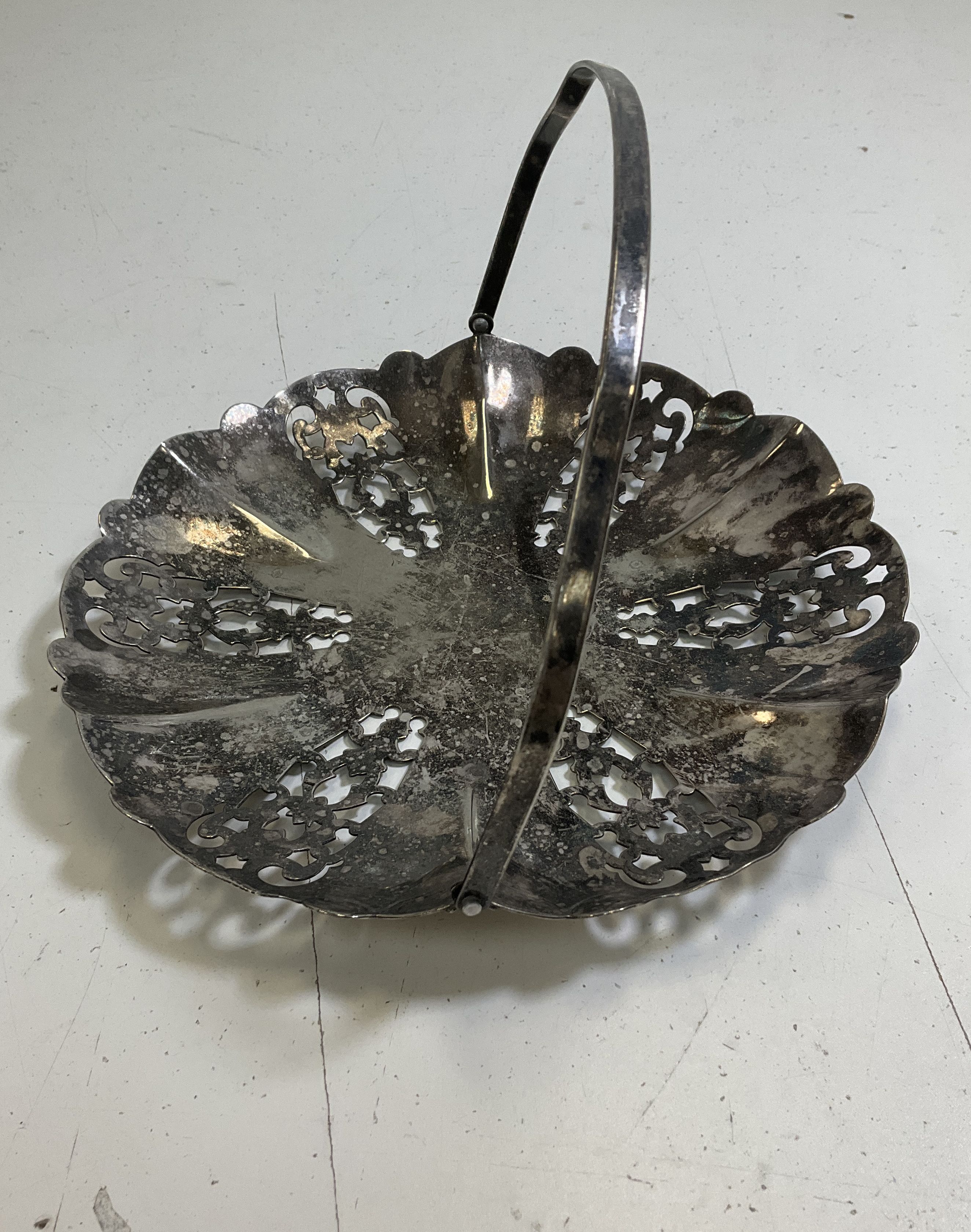 Vintage Silver Plated Reticulated Wedding Basket Pierced Dish w/ Handle 8.5"