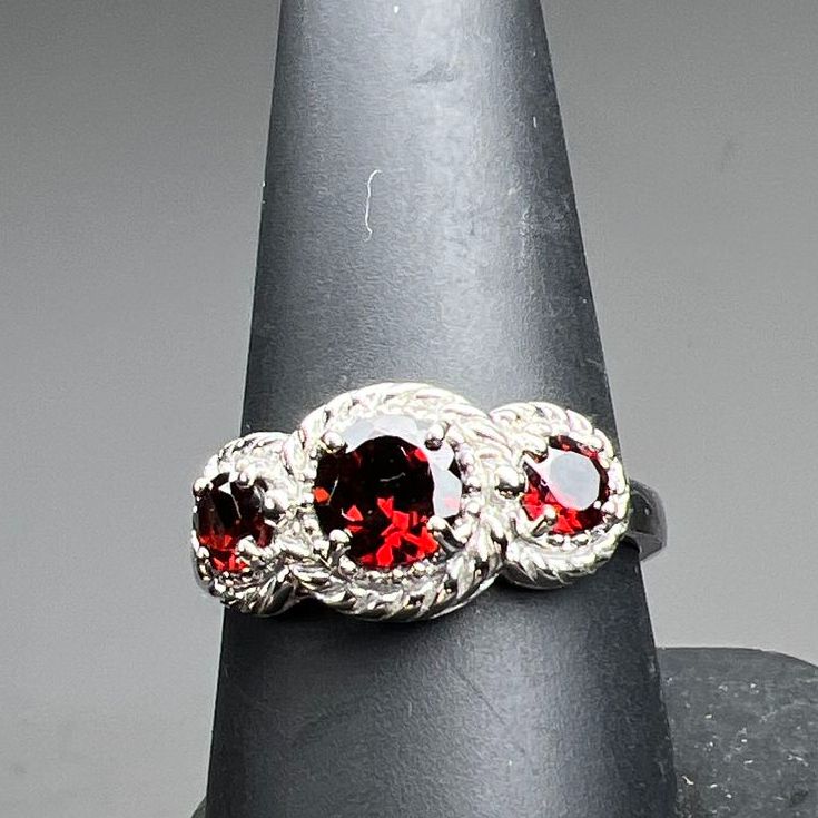 925 Sterling Silver 3 Garnet Stone Ring Size 9