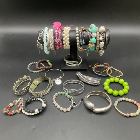 Wearable Jewelry Lot 26 Bracelets Lucky Brand Psalm Bangle Beaded Rhinestone
