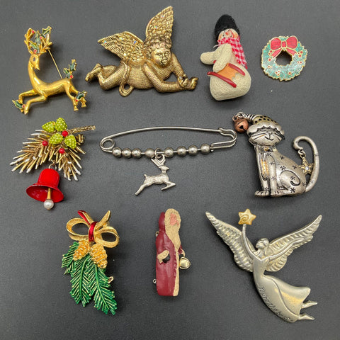 Holiday Christmas Pin Lot Twinklewear Boyds Bears & Friends 14 Pieces Vintage