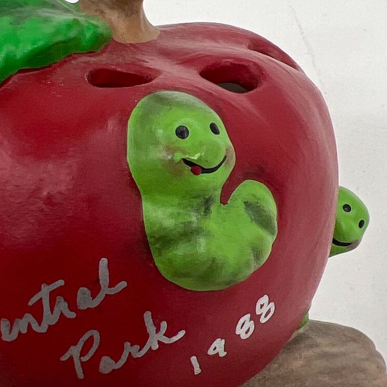 Vintage 80s Hand Painted Central Park 1988 Apple Worms Ceramic Pencil Holder