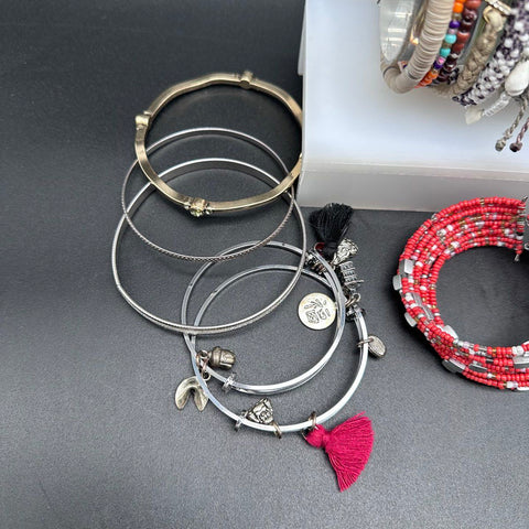 Eclectic Fashion Jewelry Bracelet Lot 35pc Beaded Bangle Cuff Wrap Styles