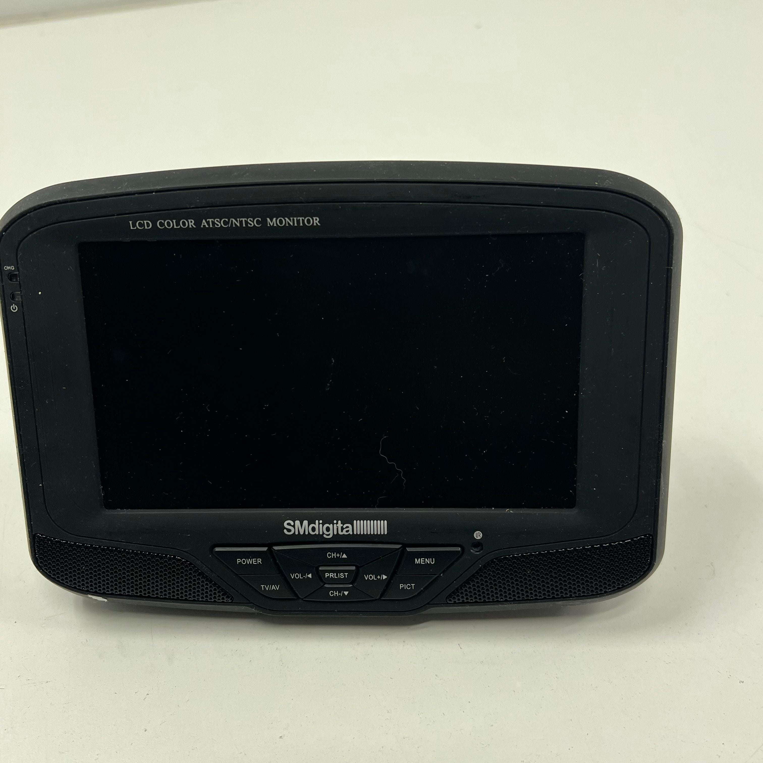 SM Digital SMD-1150 7" Portable Digital LCD TV Monitor ATSC Tuner AV Input Case