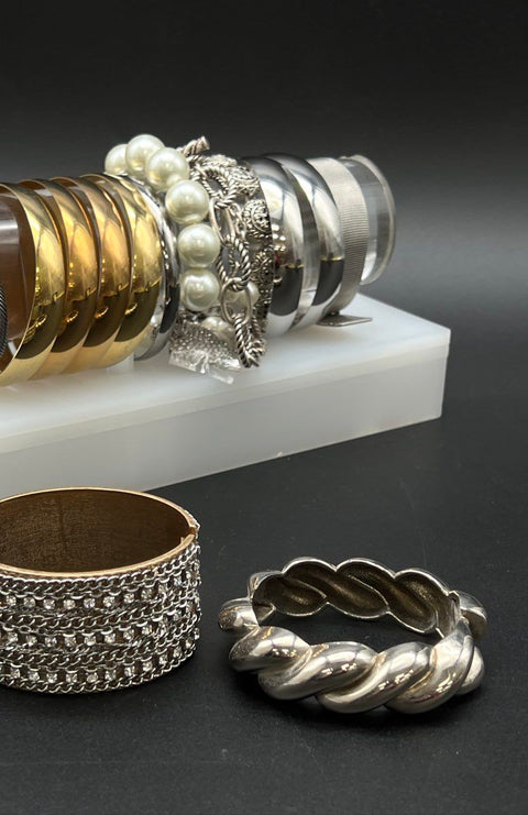 Mixed Fashion Jewelry Lot 18 Bracelets Bangles Cuffs Faux Pearl Rhinestone