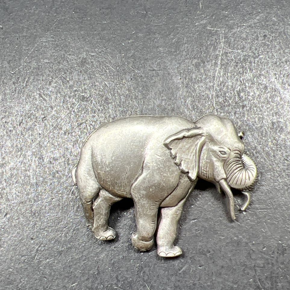 Jonette Jewelry JJ Elephant 2" Brooch