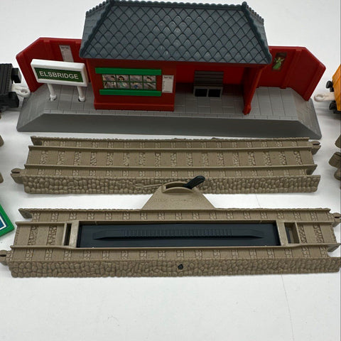 Thomas & Friends TrackMaster Rides The Rails Starter Set Elsbridge Station Lot
