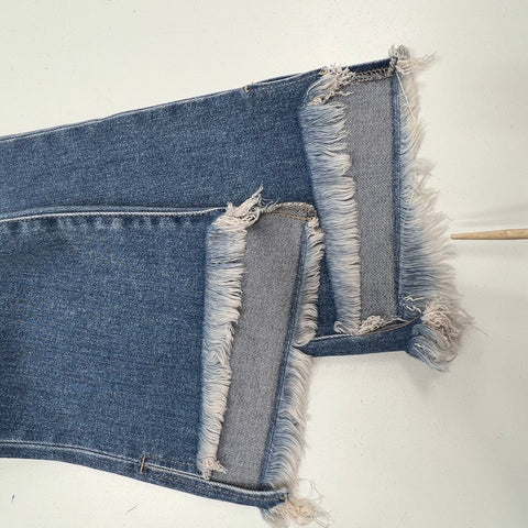 NWT Hidden Jeans Happi Crop Flare Raw Hem Distressed Jeans Women's Size 27