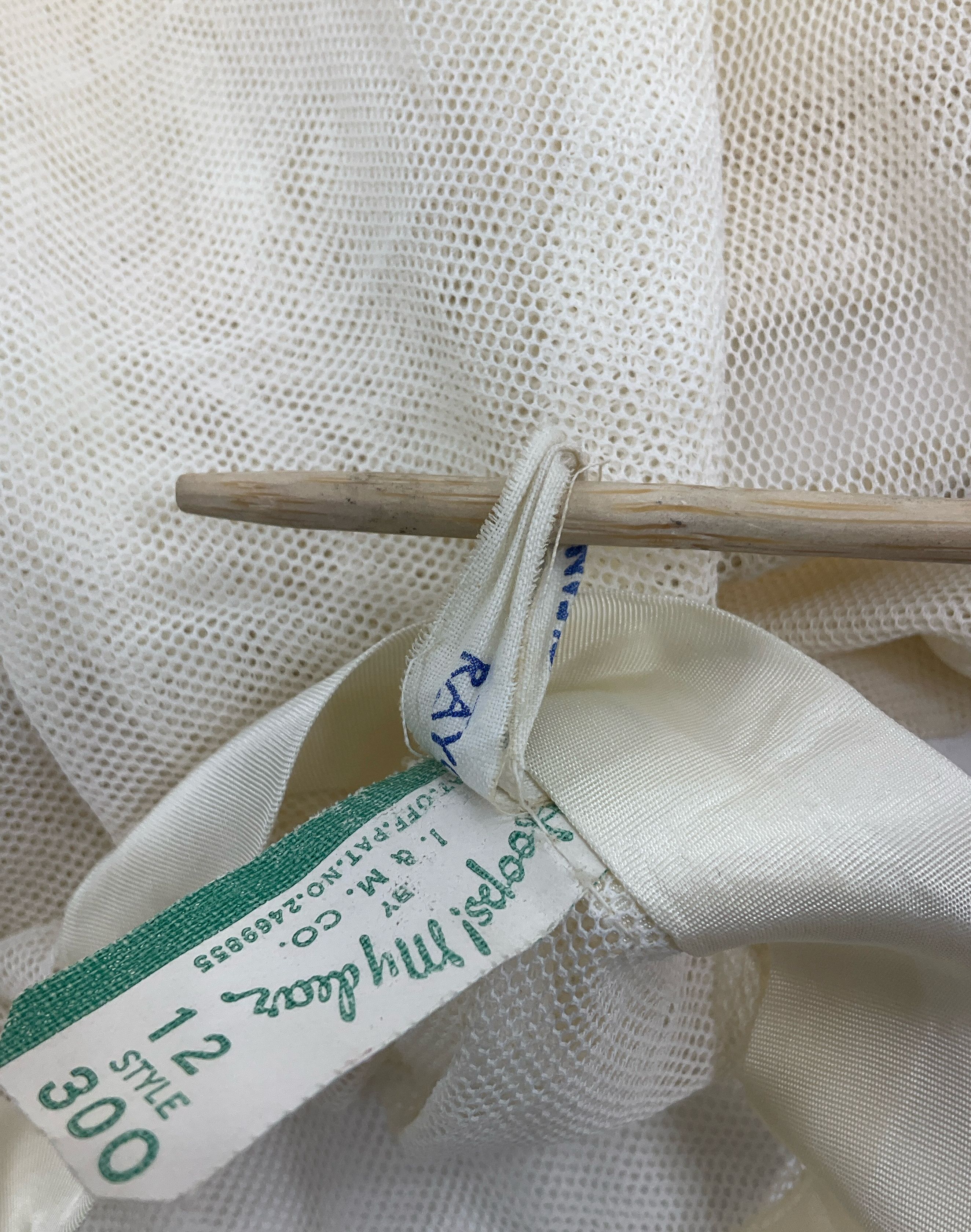 Vintage Hoops! My Dear Women's Ivory Hoop Skirt Crinoline Mesh Underskirt Sz XS