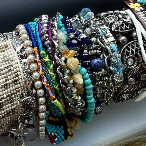 Mixed Costume Jewelry Lot 40+ Bracelets Bangles Cuffs Beaded Leather Hawaii