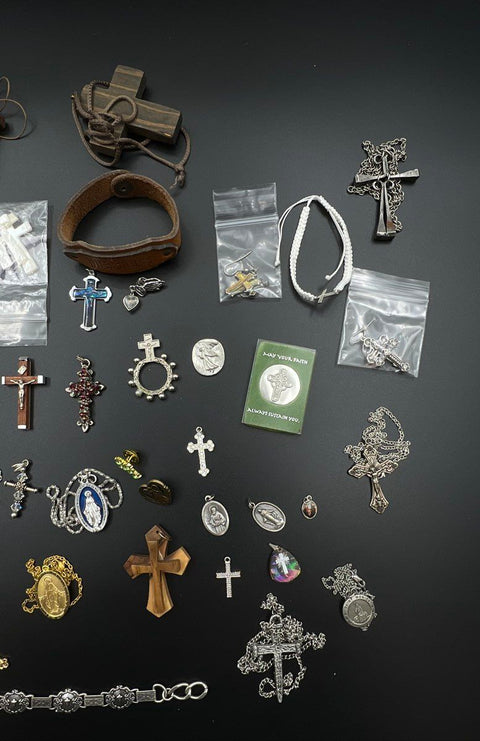 Religious Jewelry Lot 1.0 lb Crosses Crucifixes Rosaries Medals Mixed Materials