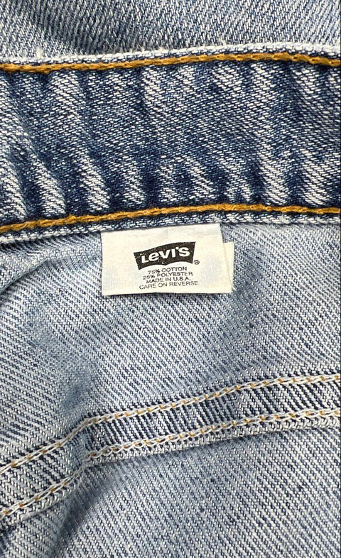 Vintage 90s Levi's Men's Light Wash Relaxed Fit Tapered Jeans Made in USA 38x31