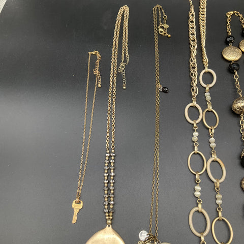 Mixed Fashion Costume Necklace Lot 1.1 lbs Gold Silver Tone Pendants 11 Pieces