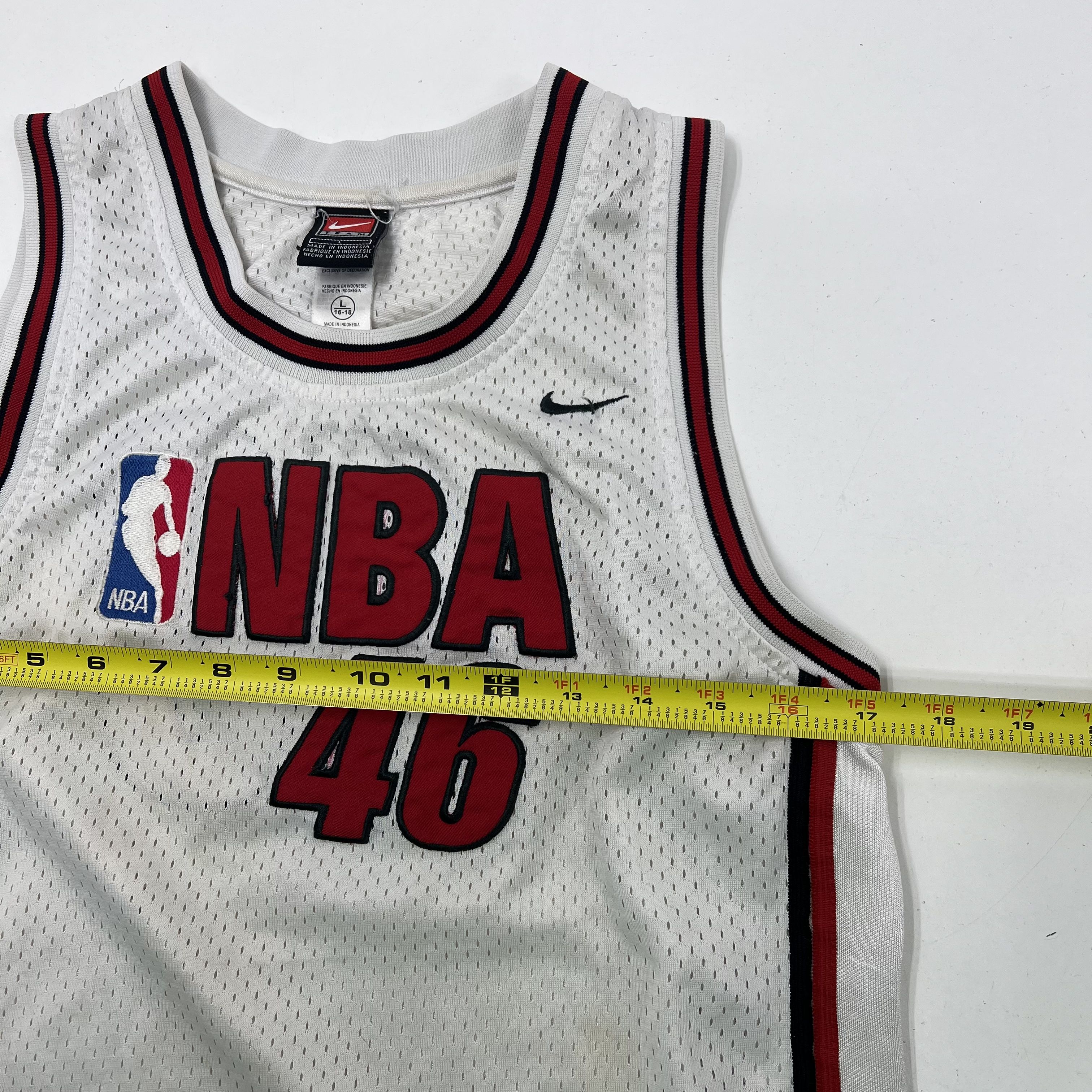 Vintage Nike White Red NBA #46 Mesh Basketball Jersey Boy's L (16-18)