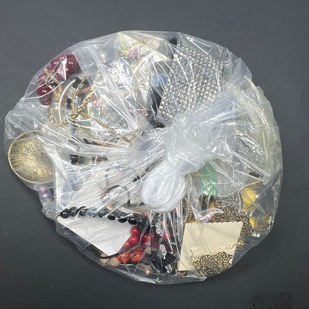 5LB Wearable Costume Jewelry Mixed Items Grab Bag