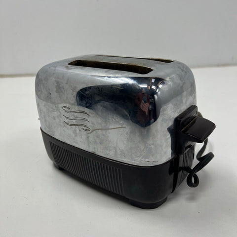 General Electric 139T81 Vintage 1950s Chrome Bakelite 2-Slice Toaster