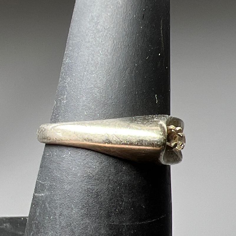 14K White Gold Diamond Ring Missing a Stone Size 6 3.67g