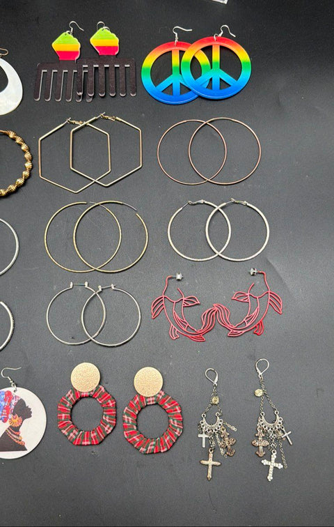 Mixed Costume Jewelry Lot 30+ Pairs Earrings Hoops Dangles Boho Retro Styles