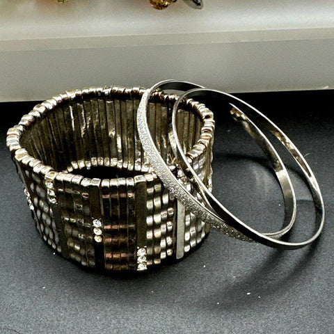 Vintage & Modern Costume Jewelry Lot of 25 Bracelets Bangles Cuffs Beaded