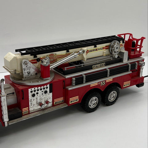 Large Remote Control Fire Truck Toy Lights Siren Extending Ladder Tethered
