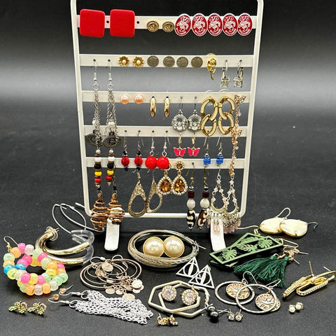 Wearable Jewelry Lot 35 Pairs Earrings Packers Wisconsin Badgers Boho Rhinestone