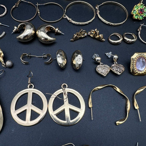 Vintage & Modern Costume Jewelry Lot 30+ Pairs Earrings Hoops Drops Studs