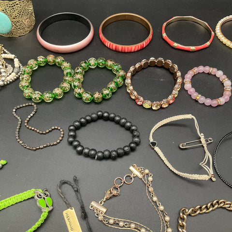 Lucky Brand & Mixed Fashion Jewelry Lot 30pc Bangles Beaded Charm Cuff 1 lb