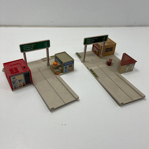 Vintage 1981 Mattel Hot Wheels World Builder City Playset Police Fire Station