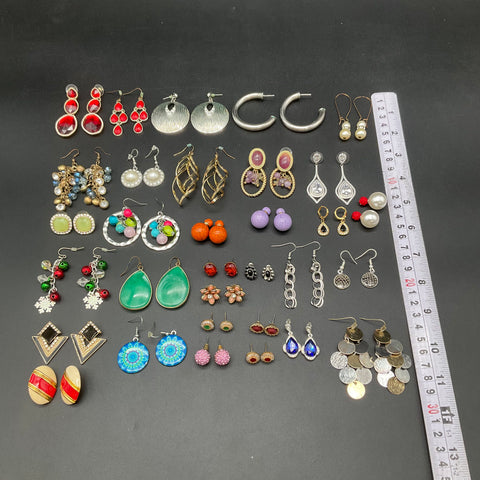 Vintage to Modern Costume Jewelry Earrings Lot Studs Hoops Dangles 0.6 lb