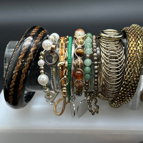 Vintage & Modern Costume Jewelry Lot 20pc Beaded Stretch Bangles Wood Shell