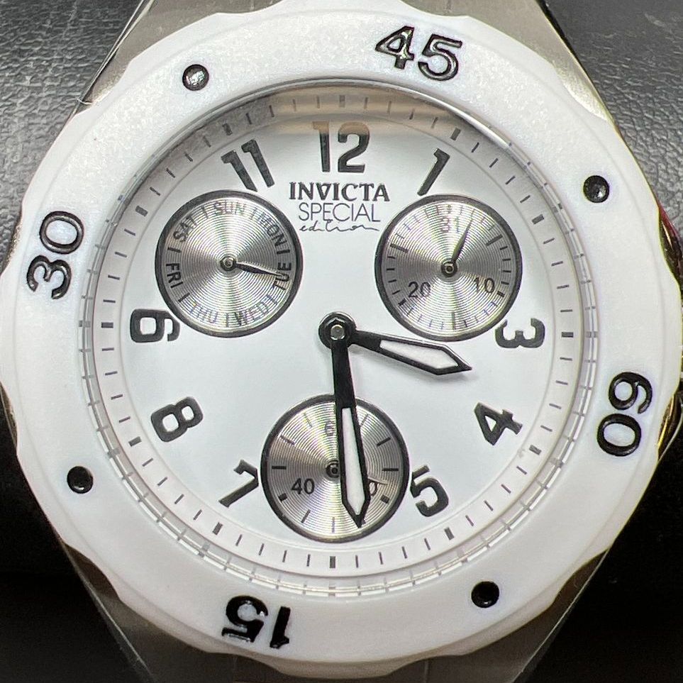 Invicta Couture Stitching Time White Analog Wristwatch New Battery