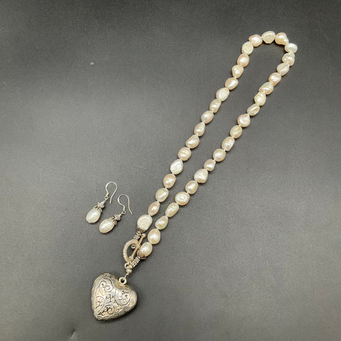 Pearl Costume Jewelry Lot 6 Necklaces 1 Pair Earrings Heart Pendants 0.48lb