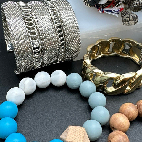 Mixed Fashion Costume Jewelry Lot Variety of Bracelets Bangles Cuffs Beaded