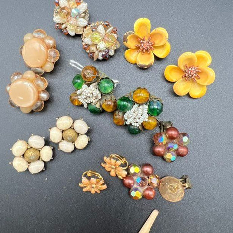 Vintage Costume Jewelry Lot 26 Pairs Clip-on Earrings Floral Beaded Retro Styles