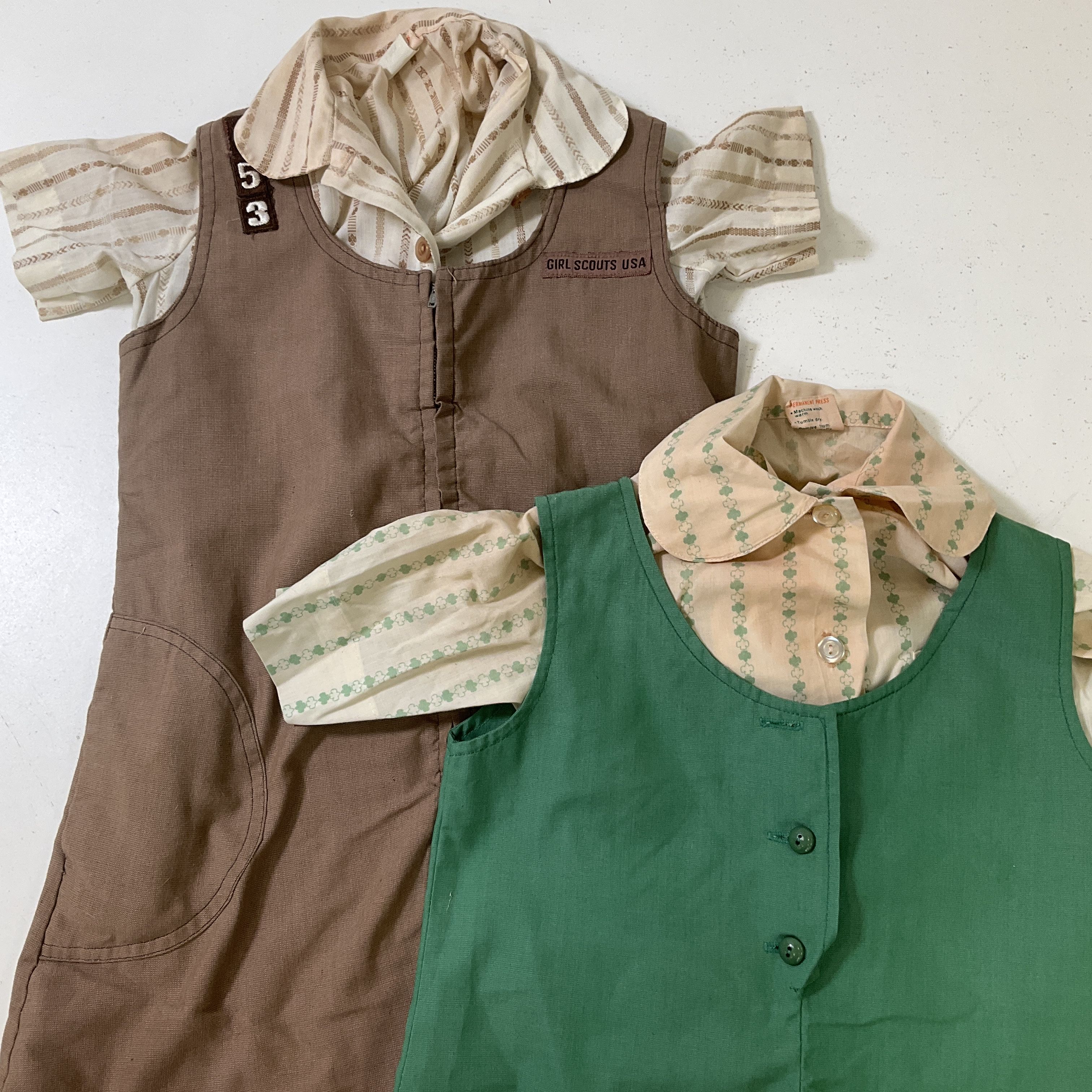 Lot Of Two Vintage 1970s Girl Scout Brownie Uniforms Jumper + Shirt Size 7 & 8