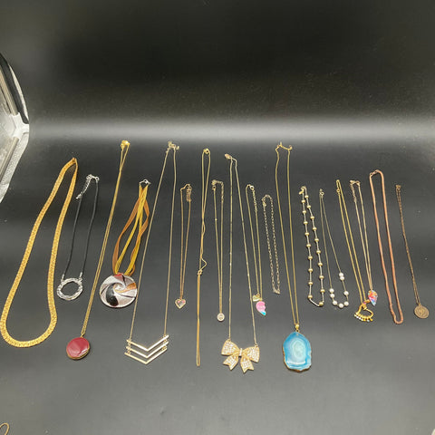Fashion Costume Jewelry Lot of 16 Necklaces Agate Rhinestone Statement Pendants