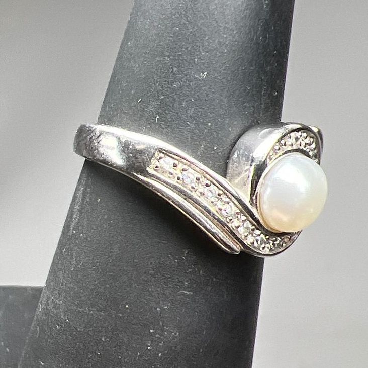 925 Sterling Silver Pearl & Rhinestone Ring Size 5