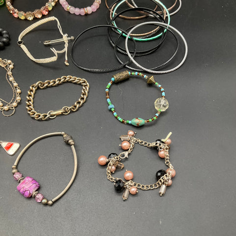 Lucky Brand & Mixed Fashion Jewelry Lot 30pc Bangles Beaded Charm Cuff 1 lb