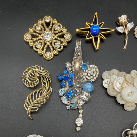 Vintage & Modern Costume Jewelry Lot 16 Brooches Pins Enamel Rhinestone Floral