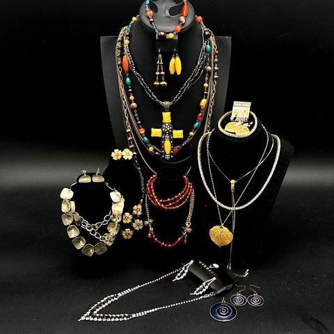 Mixed Costume Jewelry Lot 25+ Pcs Windsor Rhinestone Floral Enamel Beaded