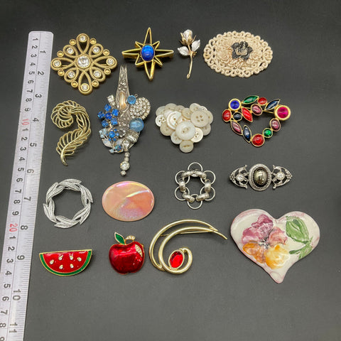 Vintage & Modern Costume Jewelry Lot 16 Brooches Pins Enamel Rhinestone Floral