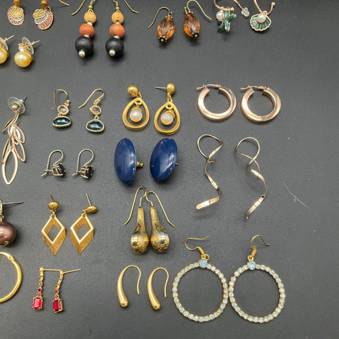 Mixed Costume Jewelry Earring Lot 30+ Pairs Vintage & Modern Wood Rhinestone