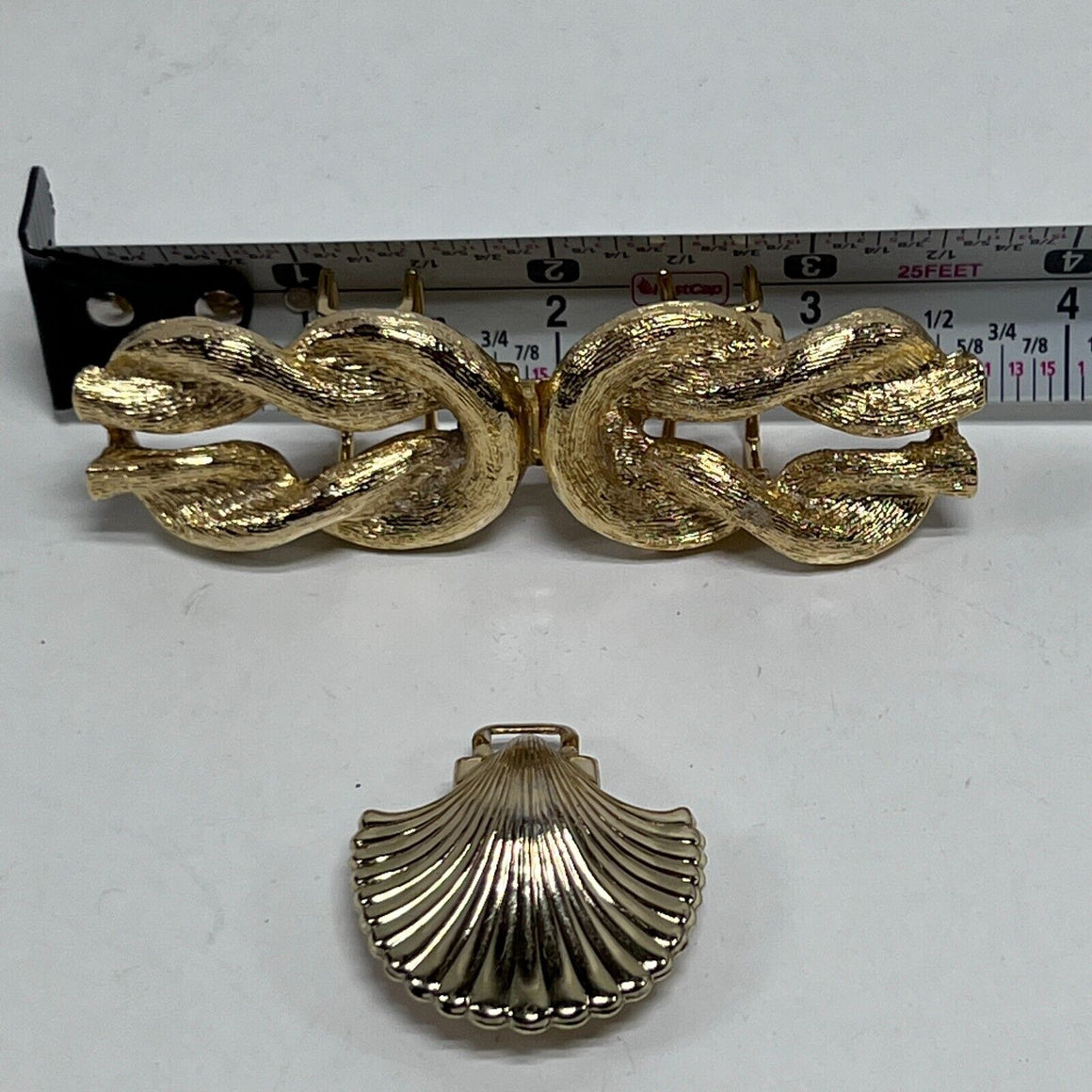 Vintage 80's Gold Metal Belt Buckle Women Prop Clam Shell Oyster