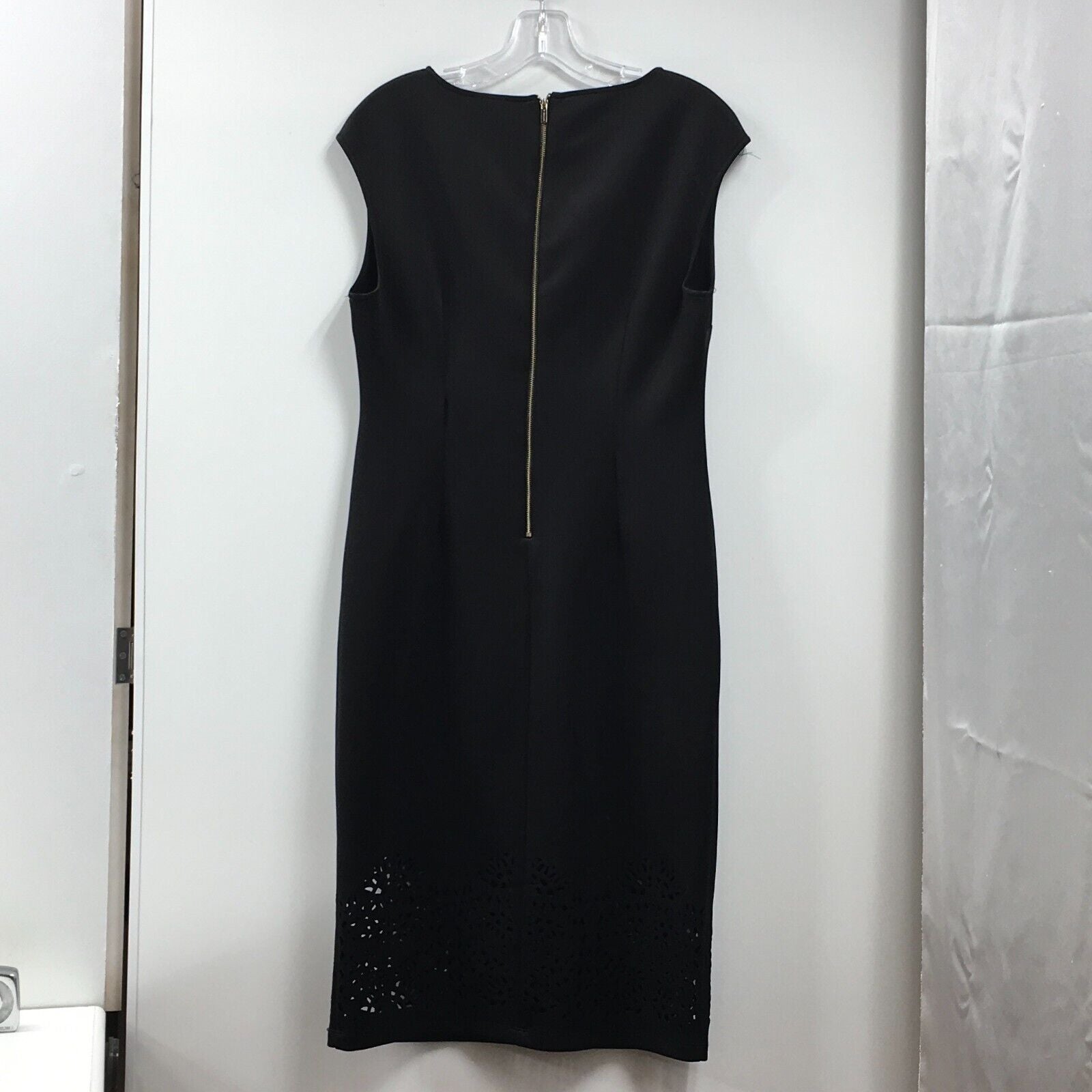 NWT Tahari Women's Black Stretch Sleeveless Back Zip Sheath Dress Size 4