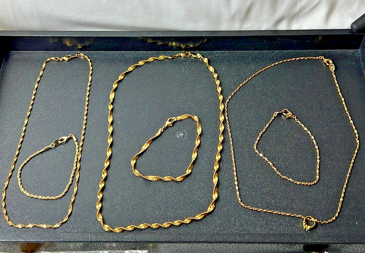 Lot Of Avon Gold Tone Twisted Chain Necklaces & Bracelets