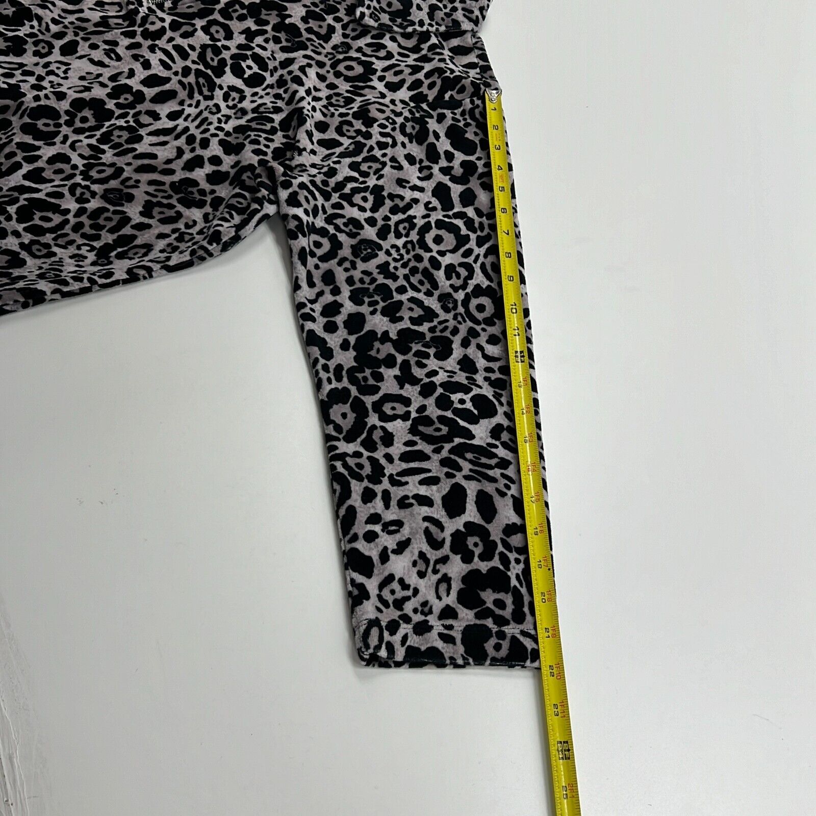 Jones New York Sport Women’s Black White Leopard Print 1/4 Zip Collared Top